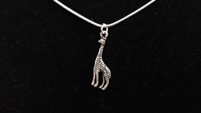 17/" /& 23/" 925 Sterling Silver LARGE ANIMAL GIRAFFE PENDANT NECKLACE *OFFER*