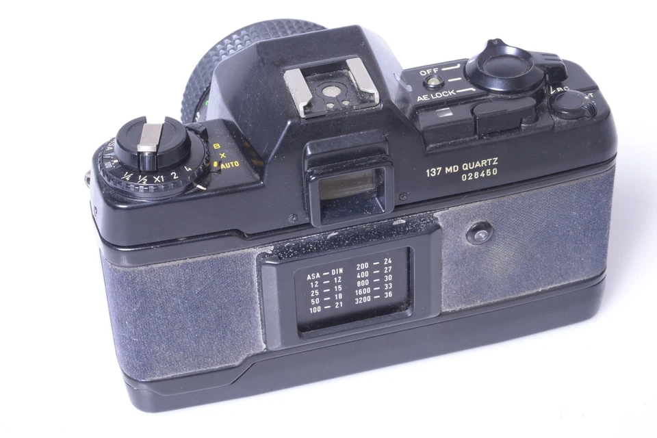 ✅ CÂMERA CONTEX, 'YASHICA' 137 MD QUARTZO SLR 35MM. LENTE SUN 28MM. - Imagem 2 de 4