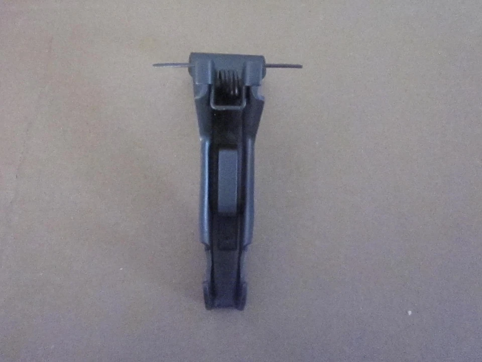 MOPAR 1973 - 74 PLYMOUTH DUSTER HOOD 第二次安全闩锁/手表 — 第 3/4 张图片