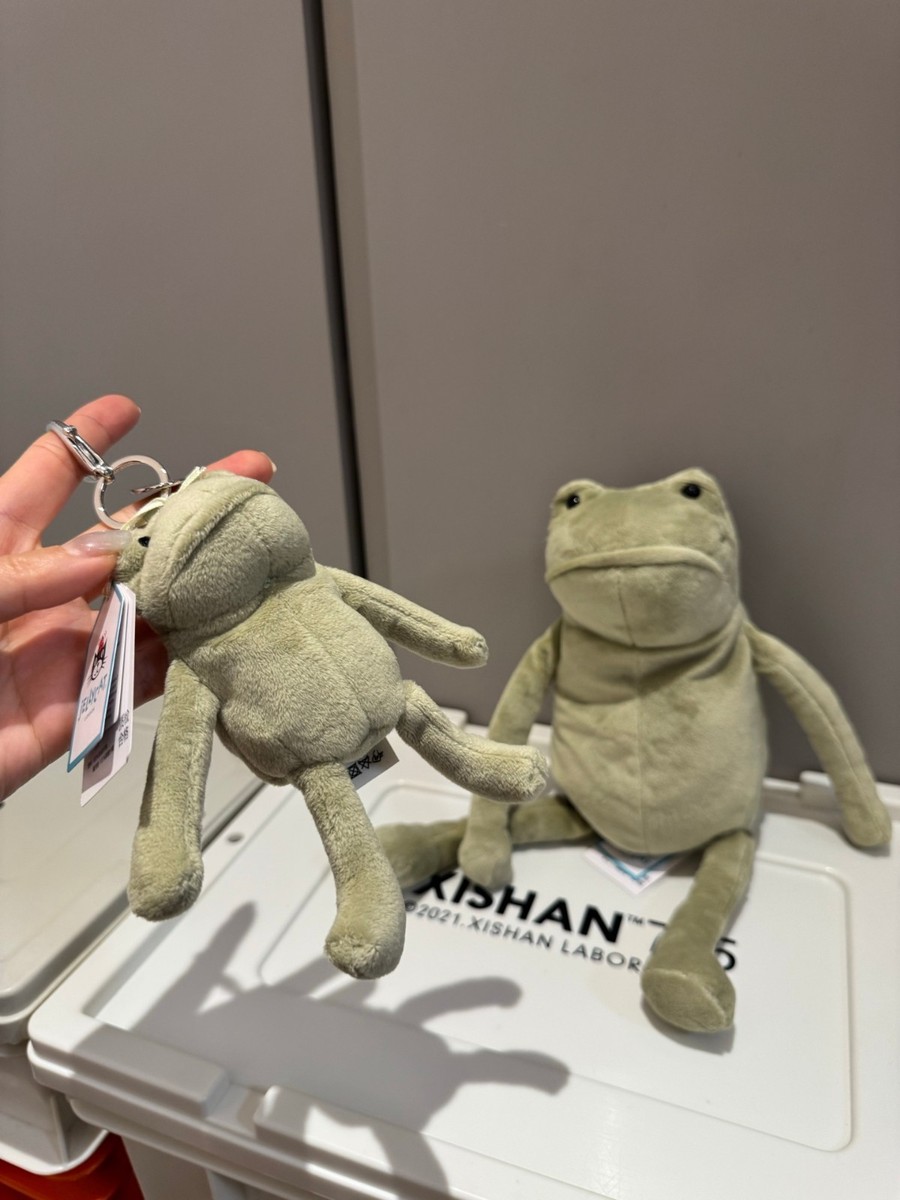  ♡ Fergus Frog Bag Charm Jellycat Fergus Frog Bag Charm – Soft & Playful Plush Accessory