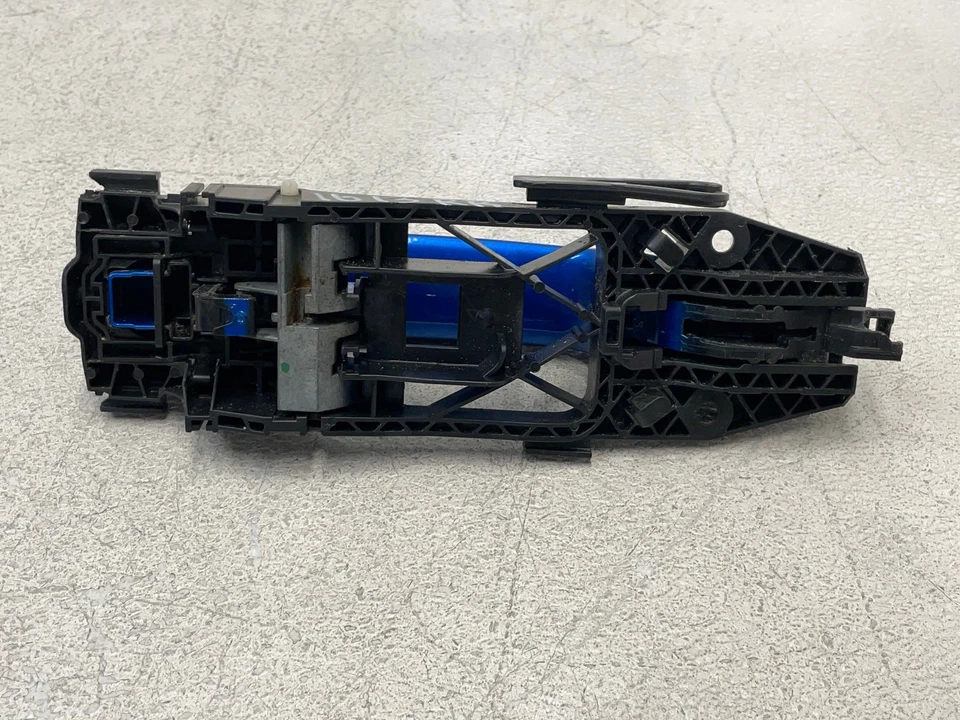 2017 2018 Audi RS3 8V maçaneta externa traseira direita passageiro azul 1613 fabricante de equipamento original - Imagem 4 de 4