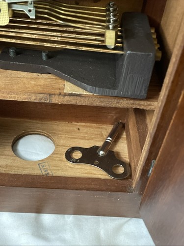 Howard Miller Barrister Mantle Clock Mahogany Finish 613-180 Westminister Chimes - Picture 8 of 12