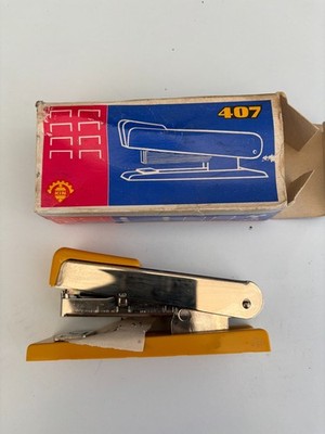 Vintage Czechoslovakian Czech KIN 407 Hefter Pragoexport