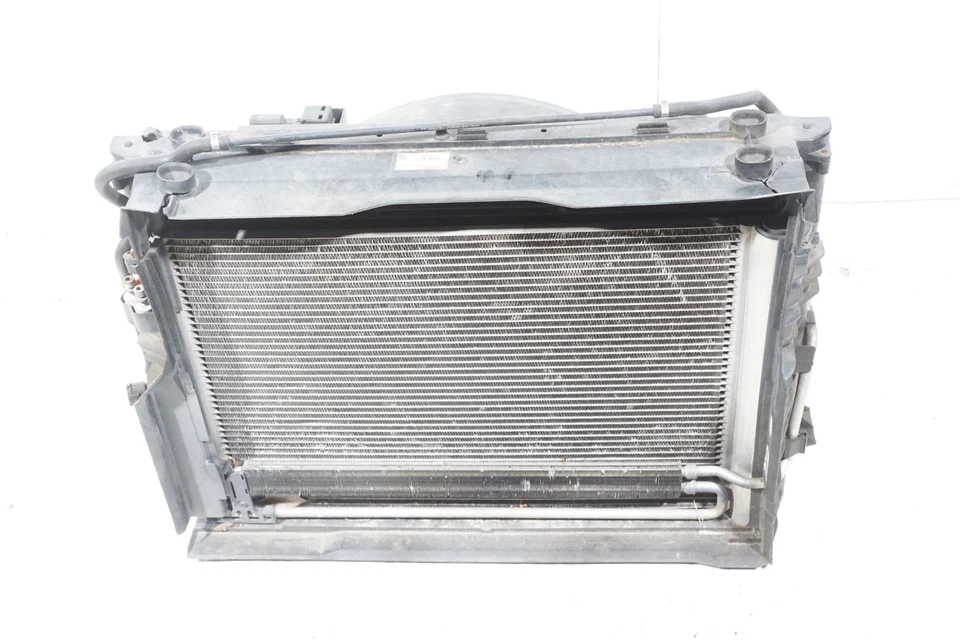 BMW 745I E65 N62 2002-2005 refrigerante radiador condensador ventilador conjunto OEM Foto 2 de 4