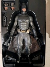 Hot Toys Batman v Superman Batman MMS342