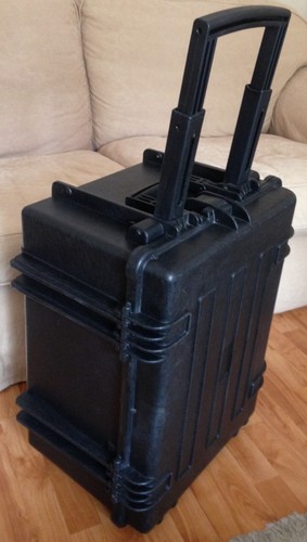 Wheeled flight case large black plastic 57cm drums hardware DJ PA lights cameras - Picture 2 of 21