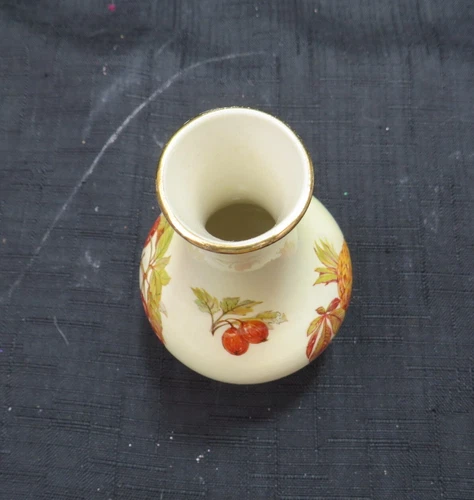 Royal Worcester Palissy Fruit Bud Vase - Picture 6 of 14