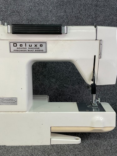JCPenney 6928 Deluxe Precision Built Zig Zag Sewing Machine 🧵 With Foot Pedal - Picture 19 of 24