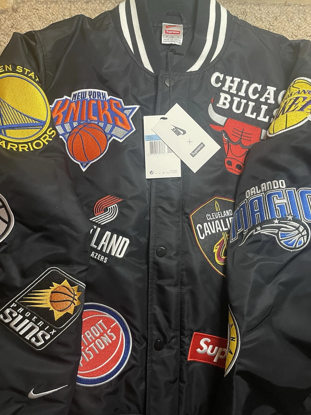 Veste Supreme Nike NBA noire moyenne neuve rare