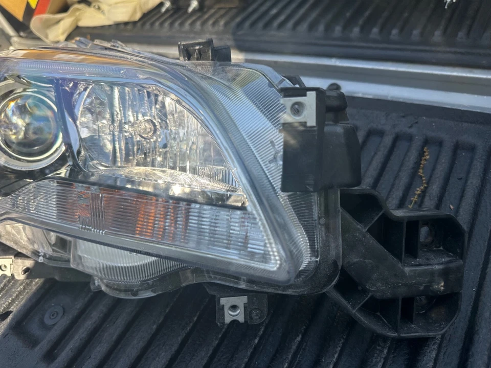 Faro halógeno para pasajero Subaru Outback/Legacy 2015-2017 Foto 2 de 4