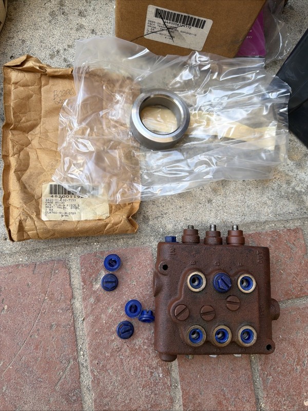 CESSNA SPOOL VALVE 30923-CAW ALLIS CHALMERS 8623690