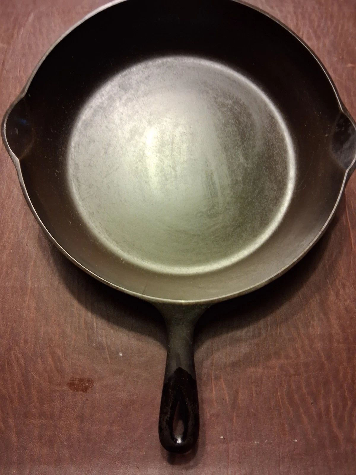Chicago Hardware Foundry #10 Hammered Cast Iron Skillet