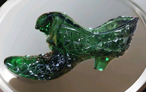 Fenton  Emerald Green Cat Head Slipper Shoe Daisy Button Pattern