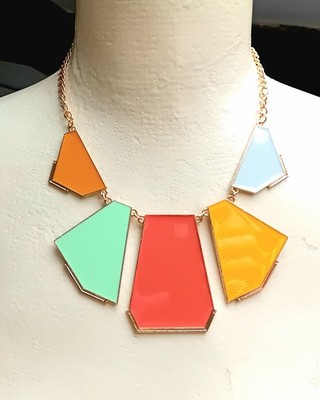 Halskette mehrfarbige geometrische Formen & Kette A617