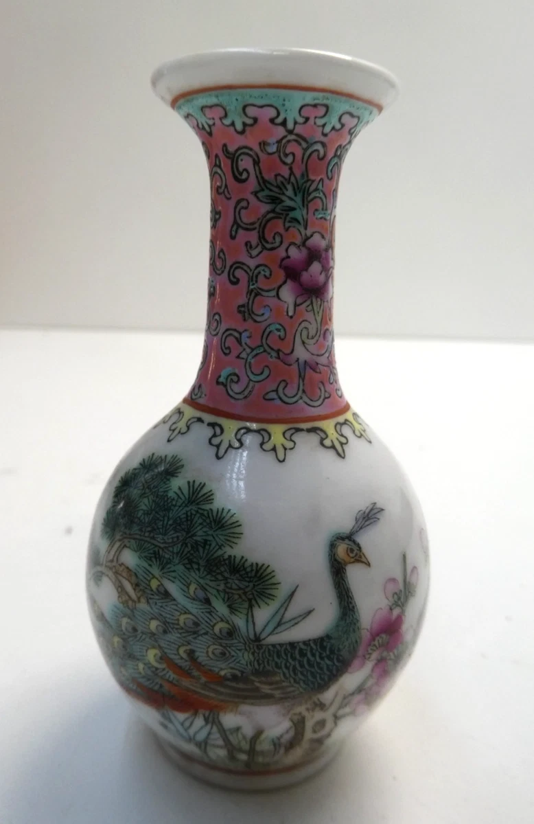VINTAGE CHINESE HAND PAINTED FAMILE ROSE FLORAL PEACOCK POTTERY CERAMIC BUD VASE