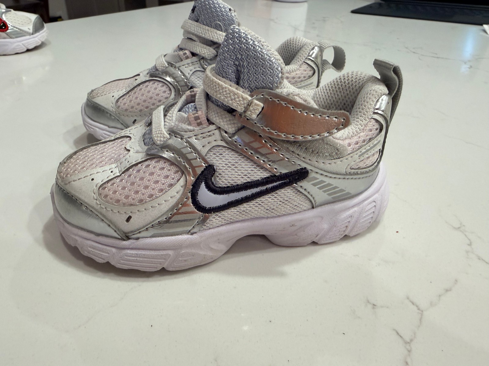 Size 7c Silver Pink Hook Loop Athletic