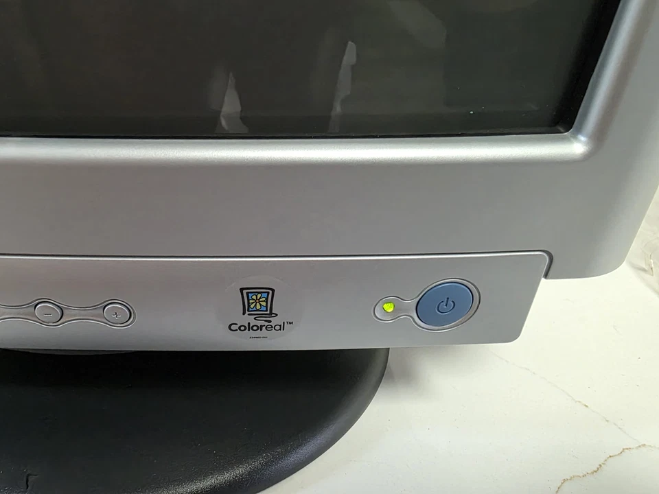 Vintage 2002 Compaq MV5500 CRT Monitor 15" Swivel Base JBL Speakers New In Box - Image 4 of 4