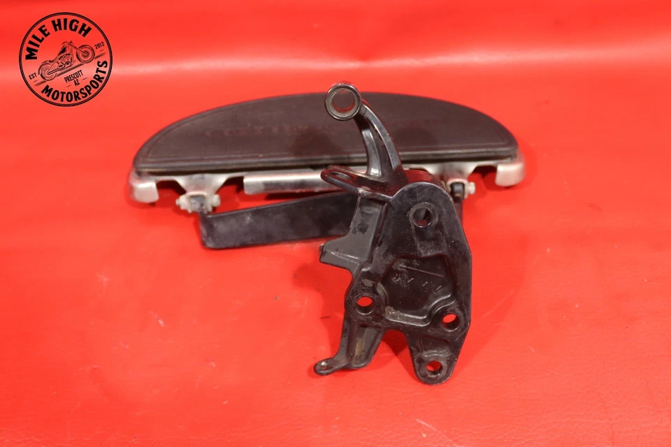 Harley-Davidson Heritage Softail Classic 2015 FLSTC paso para el pie del conductor delantero izquierdo Foto 3 de 4