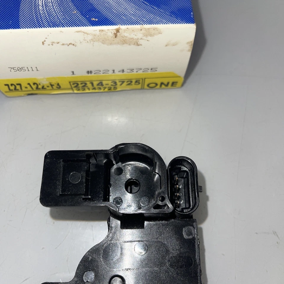 GM 22143725 Genuine OEM Cadillac Venture Aurora Silhouette Door Lock Switch - Image 2 of 4