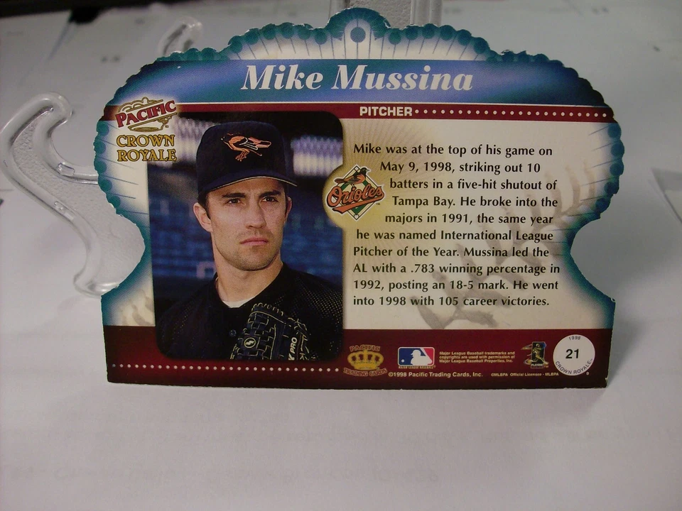 1998 Pacific Crown Royale #21 - Mike Mussina - Baltimore Orioles  98-176 - Image 2 of 2