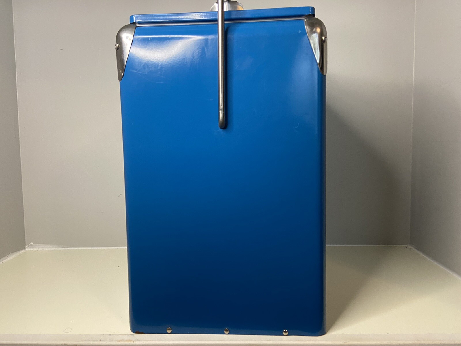 Pinnacle Vodka Cooler Ice Chest Blue & White All Metal Retro Style eBay
