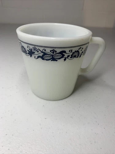 Vintage Pyrex Milk Glass Old Town Blue onion 1410 Coffee/Tea Cup Mug 