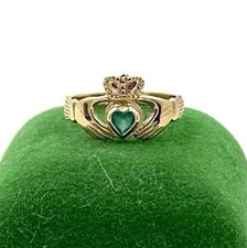 T.J.H. 14K Yellow Gold Emearld Heart Claddagh Ring Dublin Ireland Sz 5.75 E602
