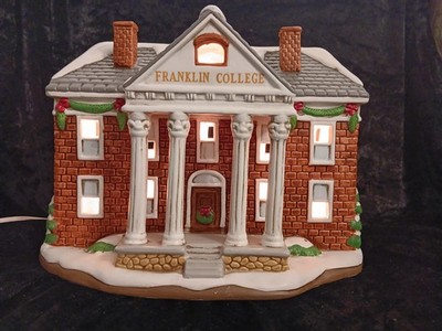 Lefton Colonial Christmas Village 1995 ''Franklin College'' Lighted Porcelain Lamp