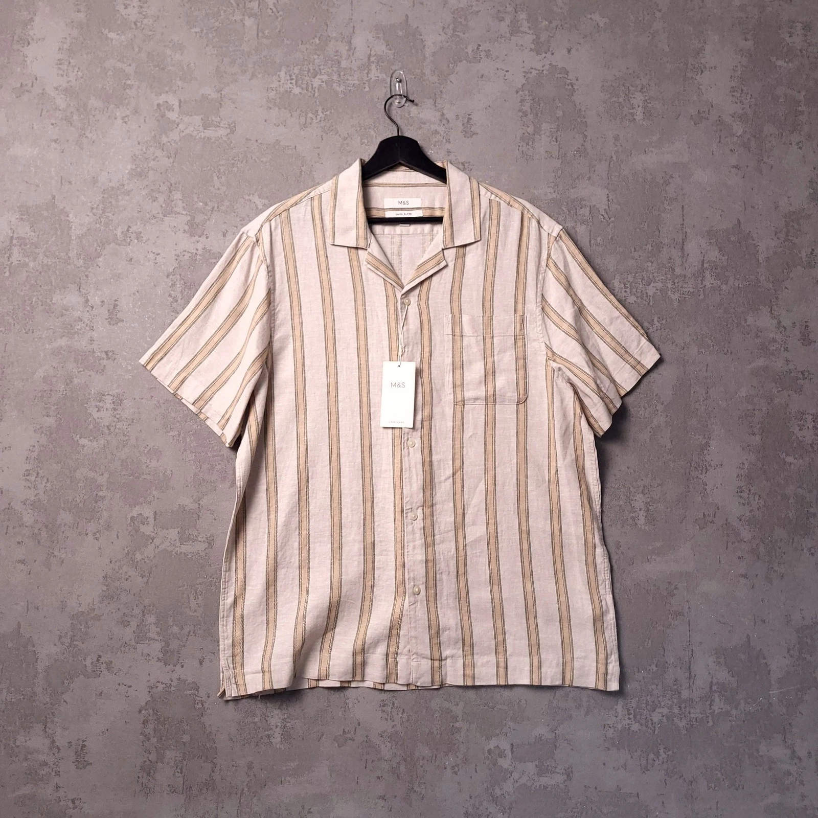 Marks & Spencer Linen Blend Shirt Mens L Regular Fit Beige Striped Camp Collar
Opens in a new window