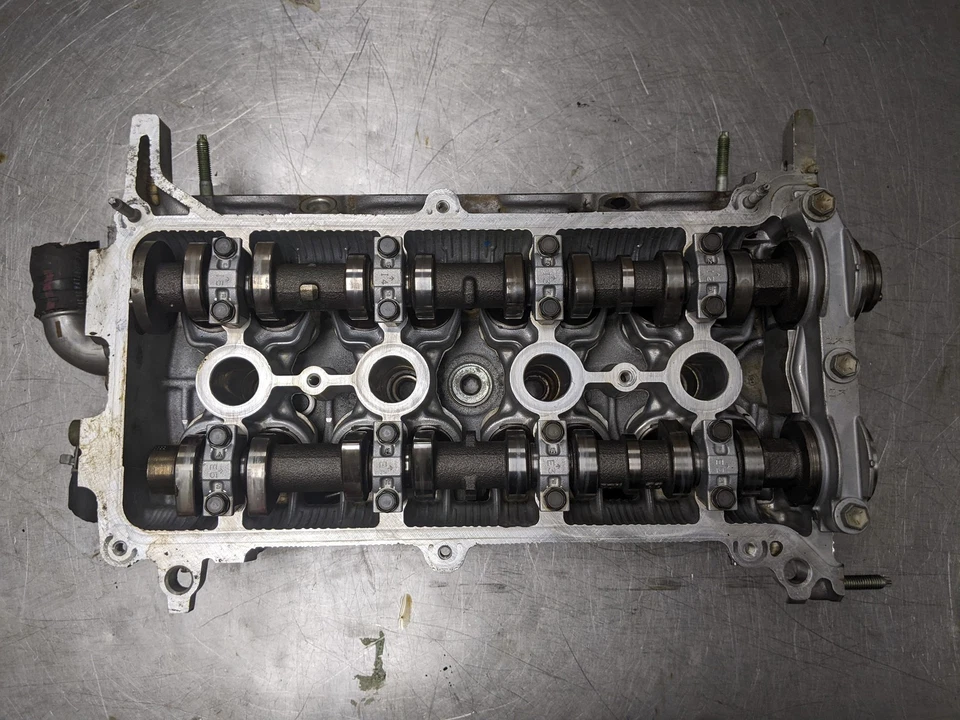 Culata para Toyota Prius c 1.5 12-18 Foto 2 de 4