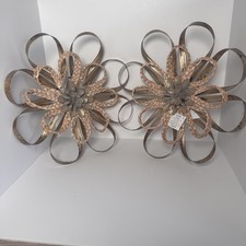 Set of 2 Rustic Metal  Woven Wall Flower Decor 13  14  