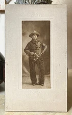 OUTSTANDING ! NORTHERN PLAINS FRONTIERSMAN w/ COLT PEACEMAKER PISTOL 1888 PHOTO