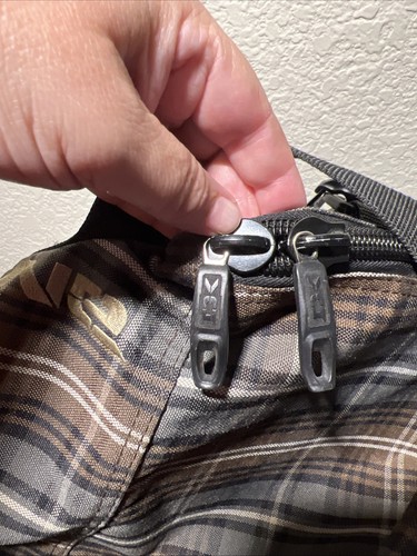 Dakine EQ Sports Bag 51L Duffle Tan Brown Black Plaid Print Gym Carry On - Picture 7 of 8