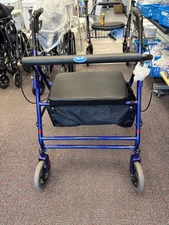 Invacare Bariatric Rollator, SKU 66550, •	Weight Capacity: 500 lbs
