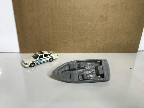 1/64 Scale Bay Boat V hull - Picture 6 of 11