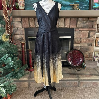 green emerald velvet dress Classic Black and Gold Mermaid Wedding Dresses with One Long Sleeve –  Rosymae main image 1