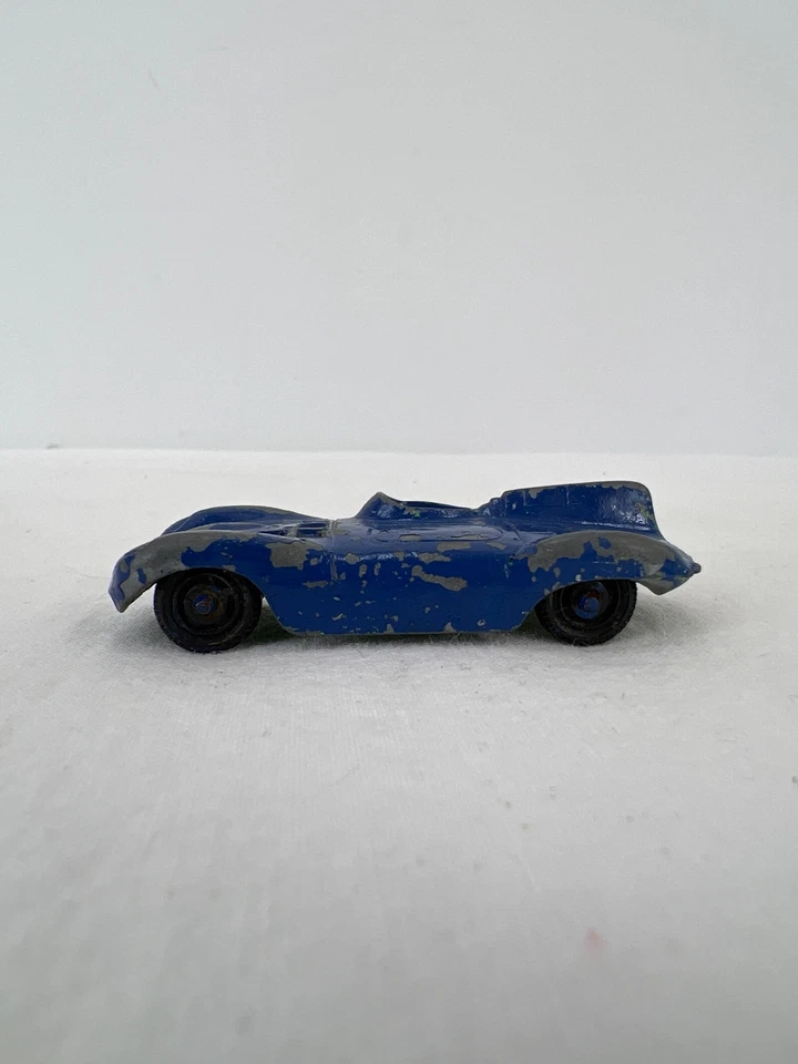 Coche coleccionable diecast vintage Tootsie Toy Jaguar azul hecho en EE. UU. Foto 2 de 4