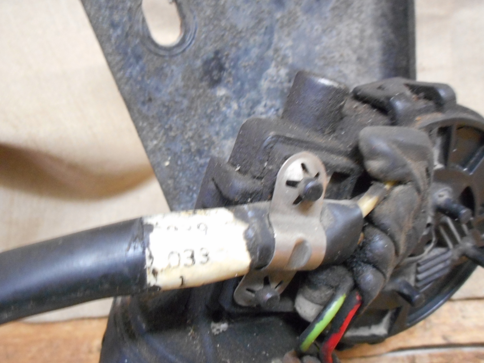 Bosch Windshield Wiper Motor w/ Arm 339323903318788, Works Well, Commercial eBay