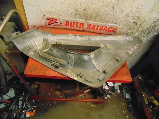 02 06 05 04 03 Chevy Avalanche right rear bed outter sail panel molding