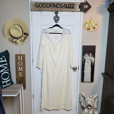 Vintage 80s Brushed with Softness Ivory Nightgown Lace Collar Medium USA Made