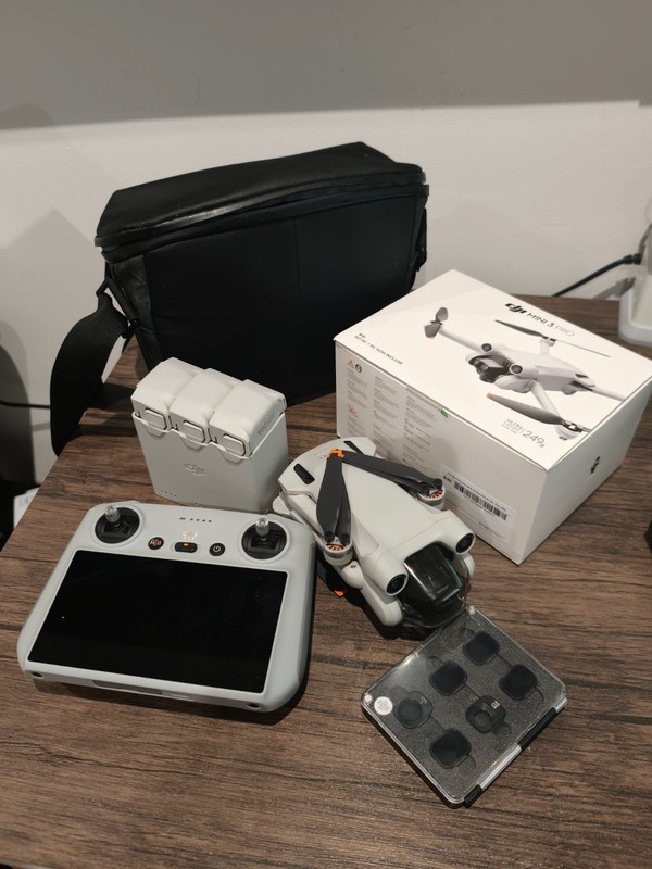 DJI mini 3 Pro Drone, Fly More Combo, 3 Batteries, Charging Hub & RC Controller