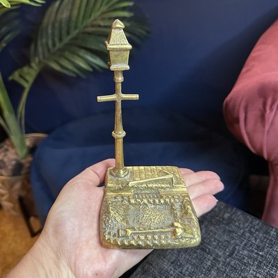 Vintage Messing Kohle Bergbau Lampe Pfosten Ornament Spitzhacke Schaufel Aschenbecher