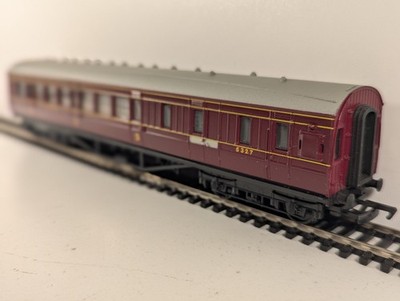 Mainline 37110 Spurweite OO LMS 57ft gebremster dritter Wagen Nr. 5327 weinrot 