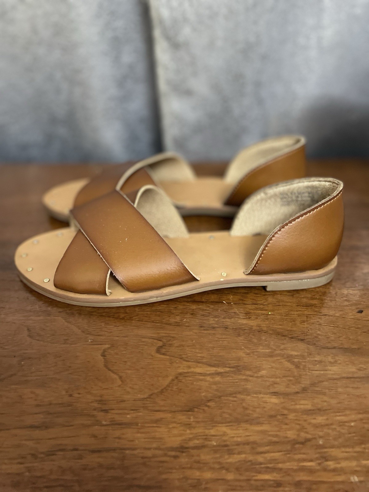 Universal Thread Woman’s Brown Leather Sandals Si… - image 3