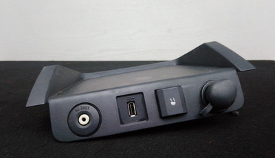 2008-2012 FORD ESCAPE TRACTION CONTROL + AUX INPUT PANEL USED OEM 9L84-7804608