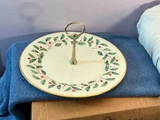 Lenox Holiday serving dish 1 tier gold handle tidbit appetizer tray Special AA74