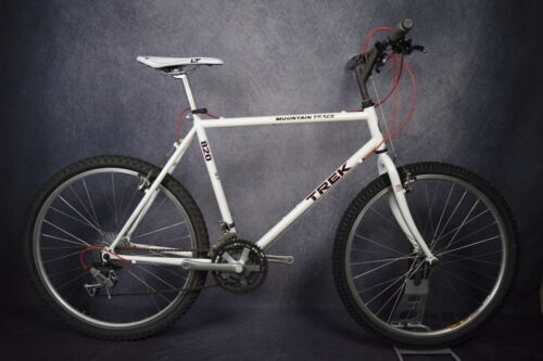 Trek Alpha 4300 Medium Sized Mountain Bike w/ Front Trek Alpha 4300 Medium Sized Mountain Bike w/ Front