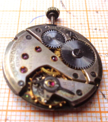 Älteres gebrauchtes Handaufzug Werk Movado 17 Jewels 10 ´´ defekt Unruhe OK GB2