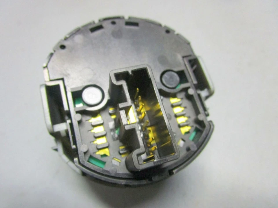 Interruptor 4x4 NISSAN X-TRAIL (T30) 2.2 DCI Foto 3 de 4