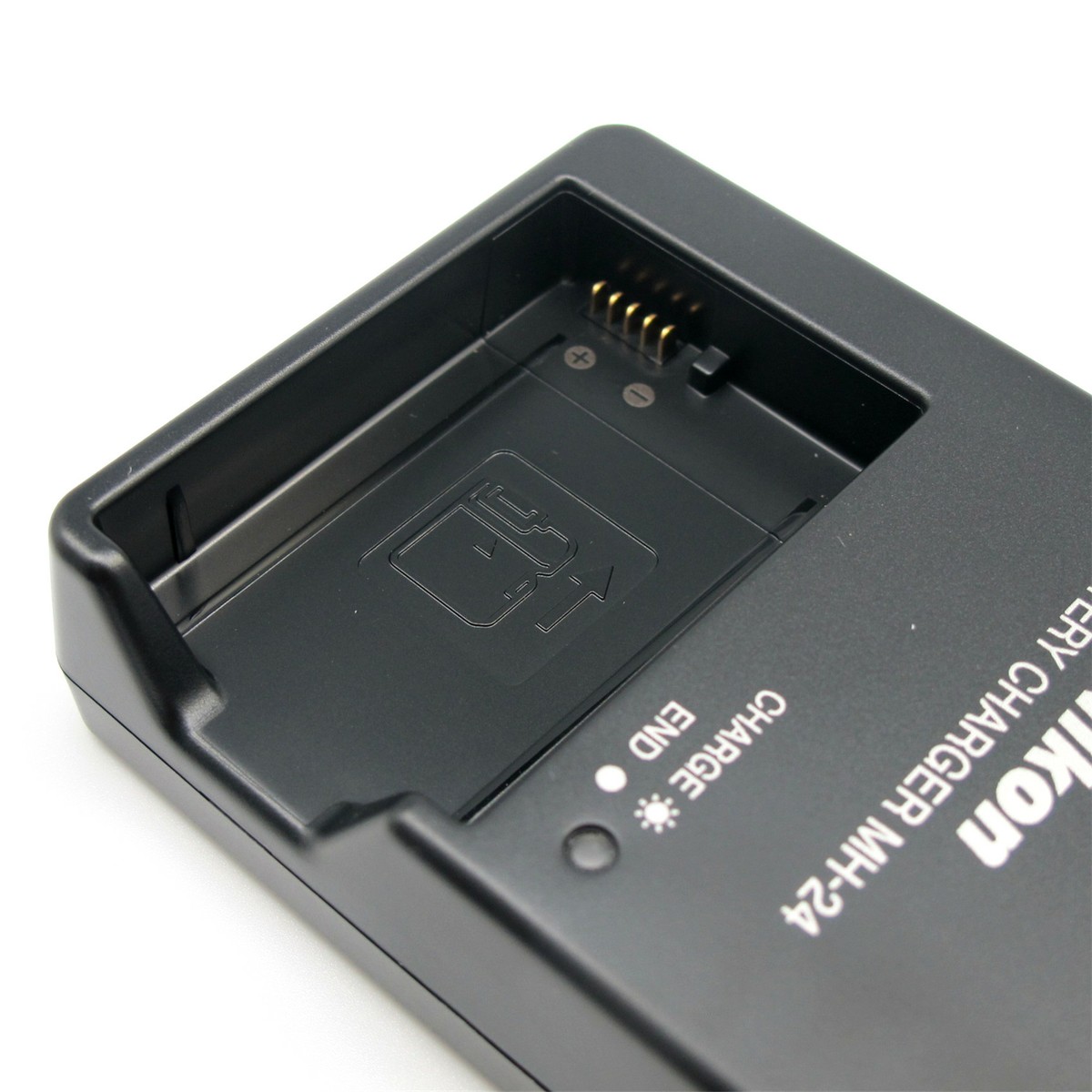 フィルムカメラ Nikon QUICK CHARGER MH-16 Genuine Nikon MH-16 Quick Charger for EN-4 Battery for D1